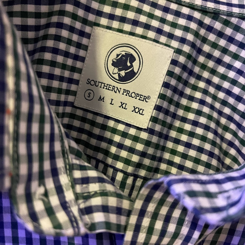 Small Southern Proper Button down - Picture 2 of 2